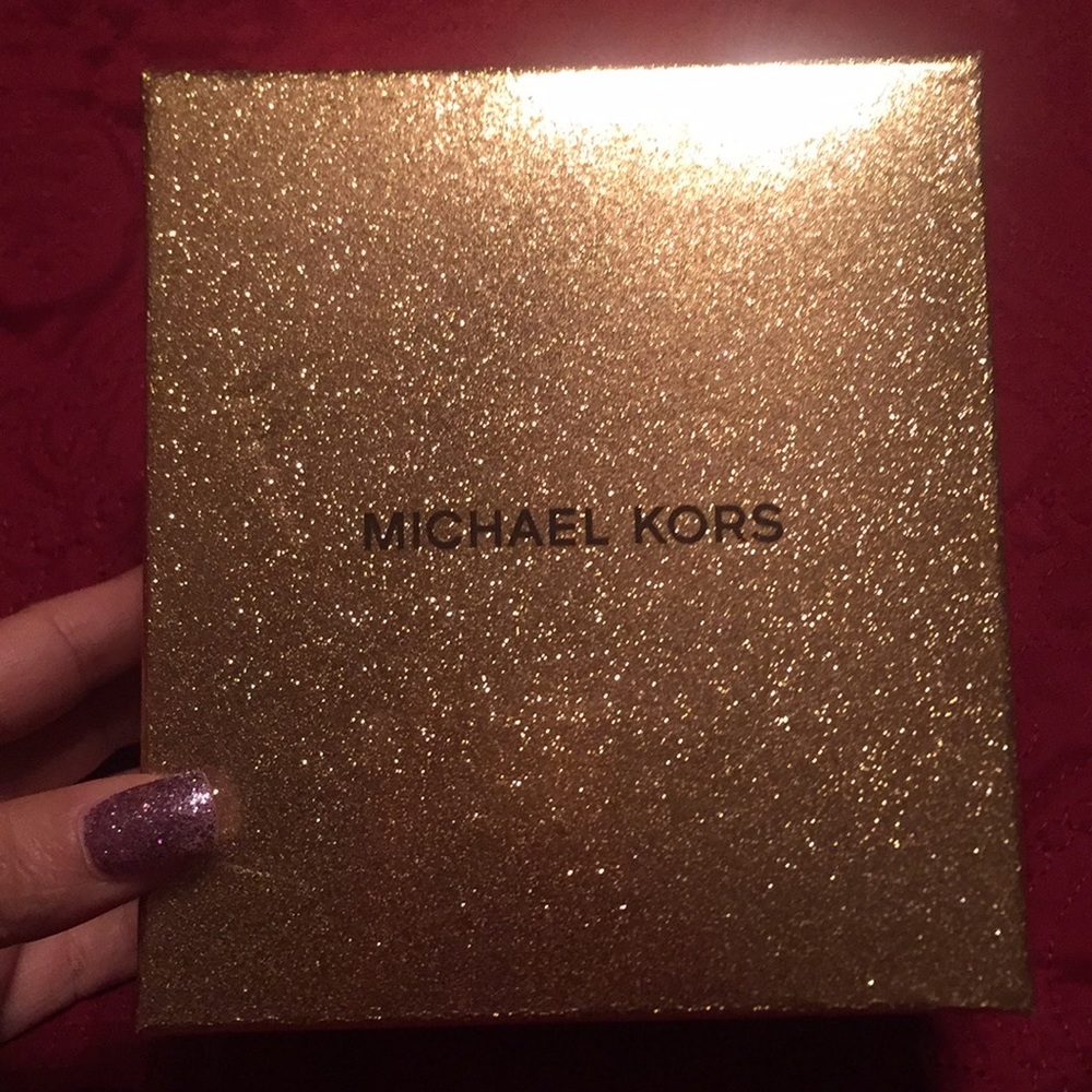 Michael Kors Pom pom for purse - Picture 4 of 4